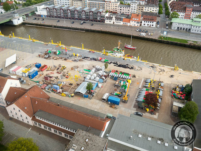 Fahrwasserzeichen des Tonnenlagers - Blick von oben aus dem Richtfunkturm von Bremerhaven