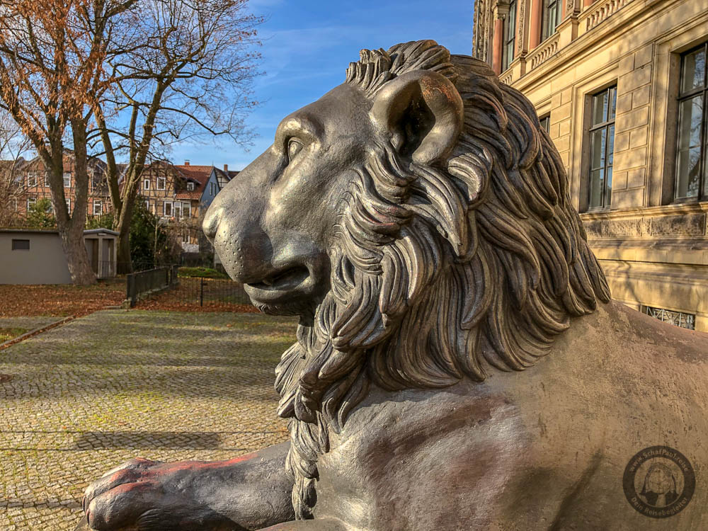 Großer Löwenwächter der Bibliothek