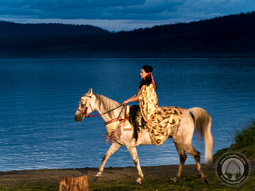 Prinzessin Anitra auf Peers Pferd