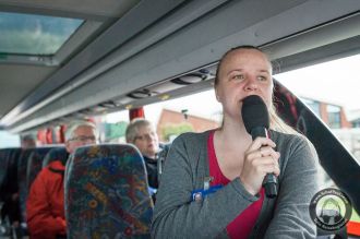 Guide bei der Hafenbus-Tour in Bremerhaven