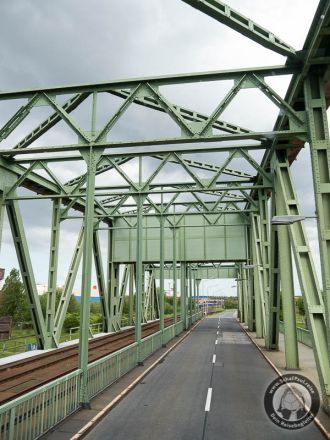 Historische Brücke im Containerhafen von Bremerhaven